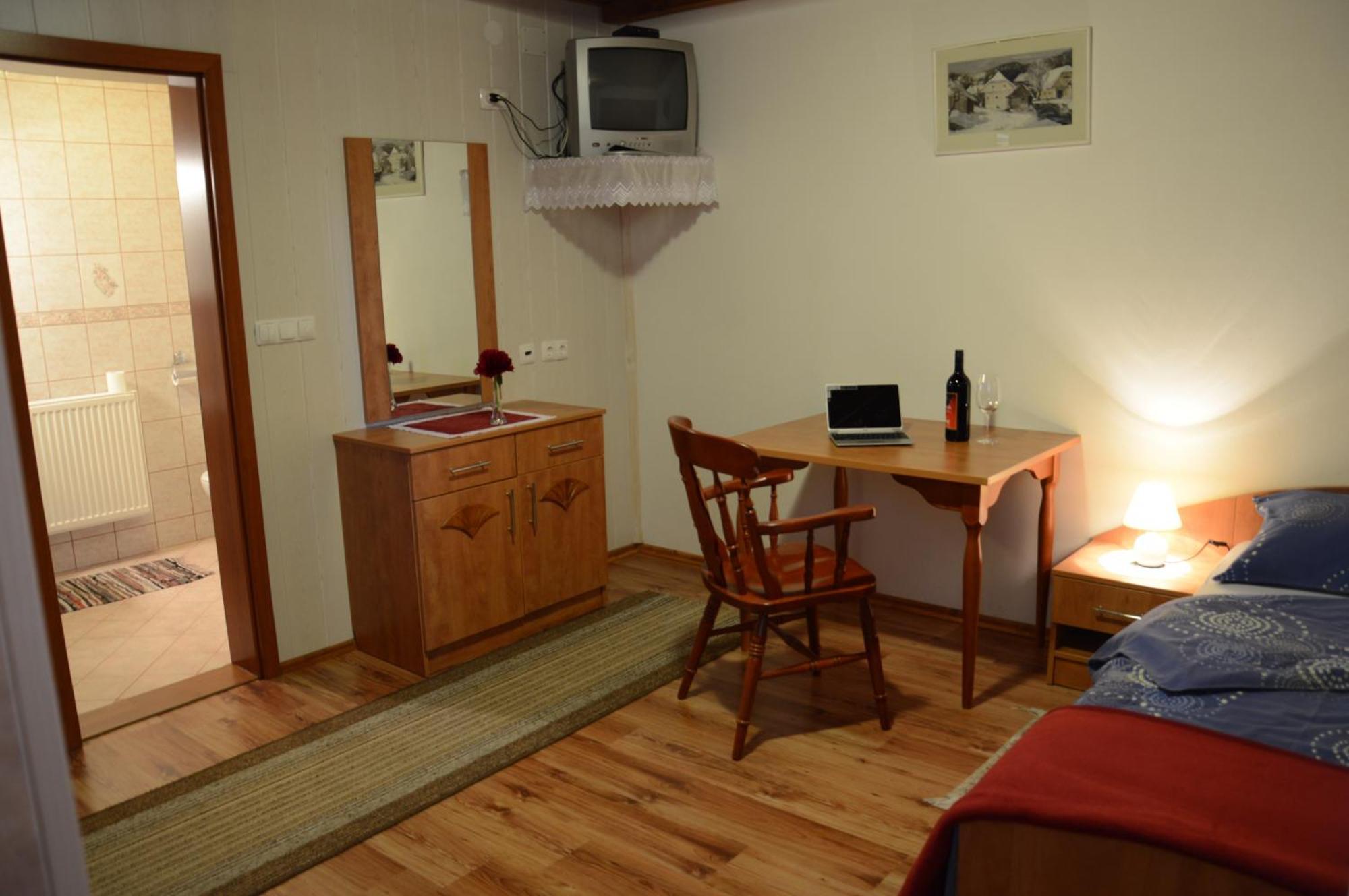 Apartmens And Rooms Sostar Cerkno Habitación foto