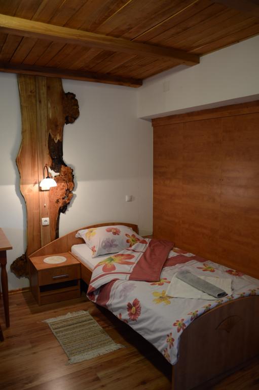 Apartmens And Rooms Sostar Cerkno Habitación foto