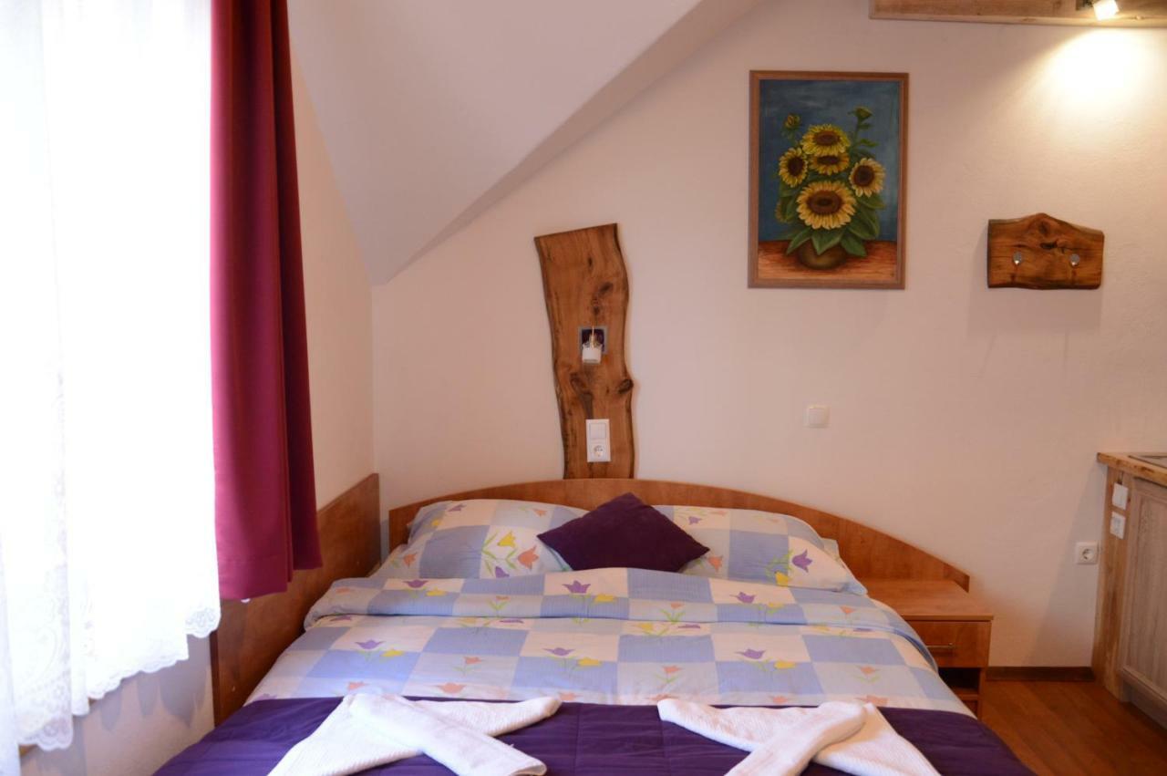 Apartmens And Rooms Sostar Cerkno Exterior foto